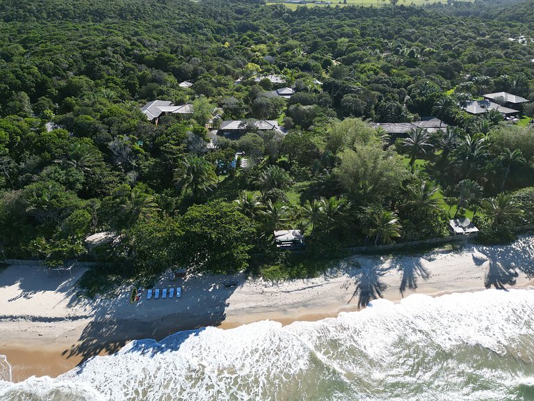 Pé na Areia com 8 Suítes em Itapororoca - Trc004