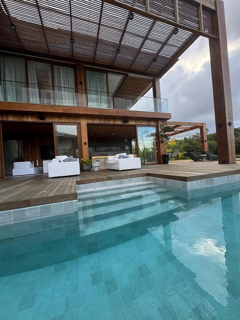 Villa Esclusiva con 3 Piscine – Prf008