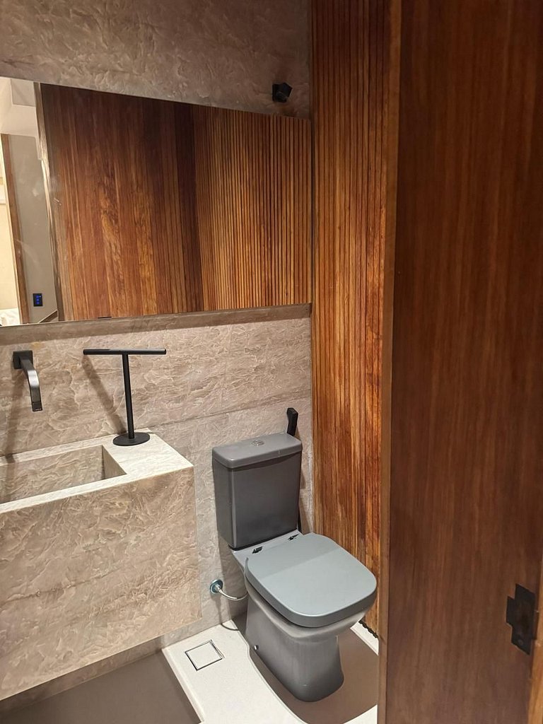 Villa Esclusiva con 3 Piscine – Prf008