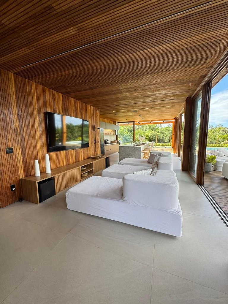 Villa Esclusiva con 3 Piscine – Prf008