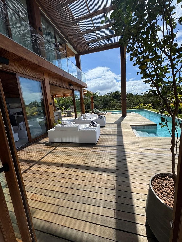 Exclusive Mansion with 3 Pools – Prf008