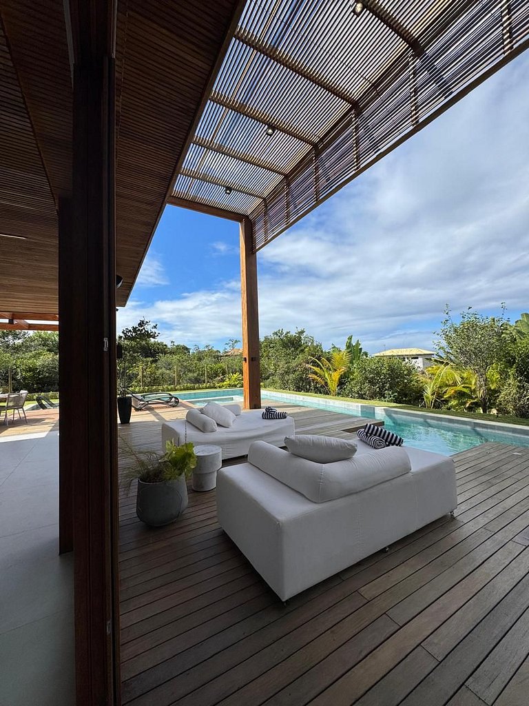 Villa Esclusiva con 3 Piscine – Prf008