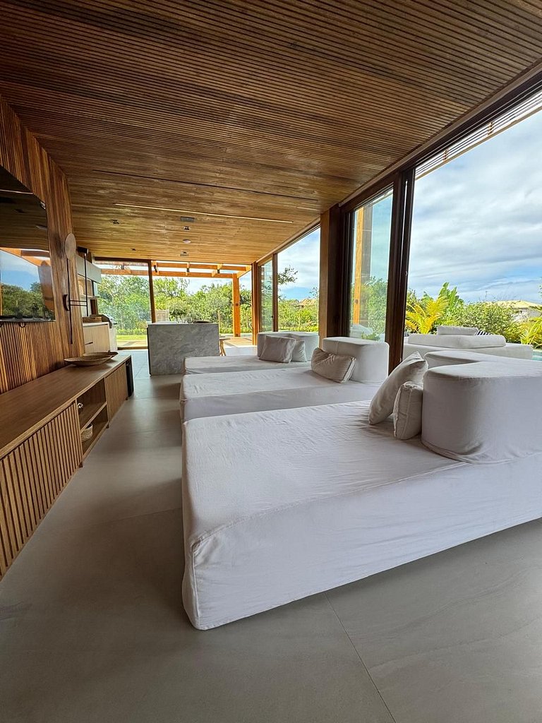 Villa Esclusiva con 3 Piscine – Prf008