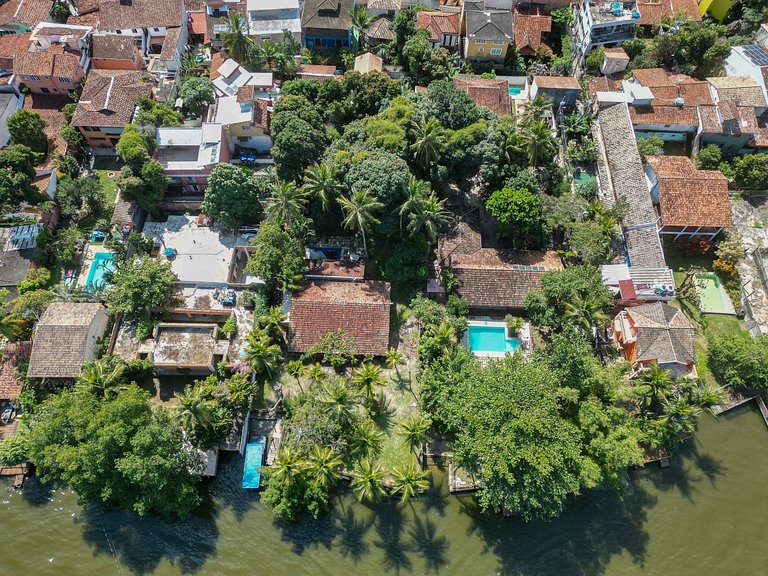 Terrain exclusif avec maisons à vendre sur l’Île Primeira