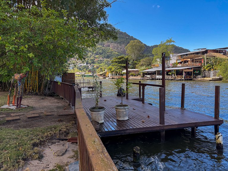 Terreno exclusivo con casas en venta en Isla Primeira, Barra