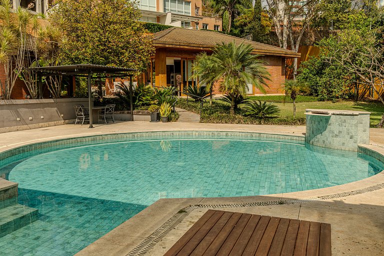 Villa de luxo no Jardim Guedala, Morumbi - Mor002