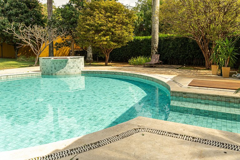 Villa de luxo no Jardim Guedala, Morumbi - Mor002