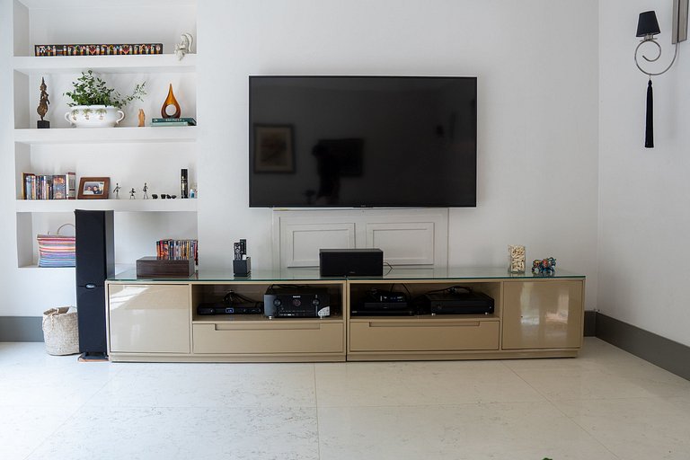 Luxury villa in Jardim Guedala, Morumbi - Mor002