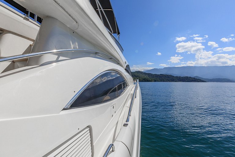 Sunseeker Manhattan 74, em Angra dos Reis - Boa010