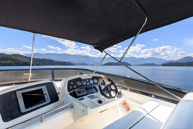 Sunseeker Manhattan 74, em Angra dos Reis - Boa010