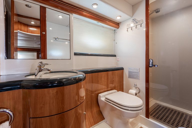 Sunseeker Manhattan 74, em Angra dos Reis - Boa010