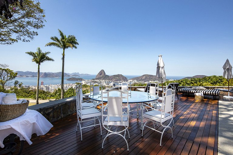 Luxuosa mansão histórica em Santa Teresa - San001