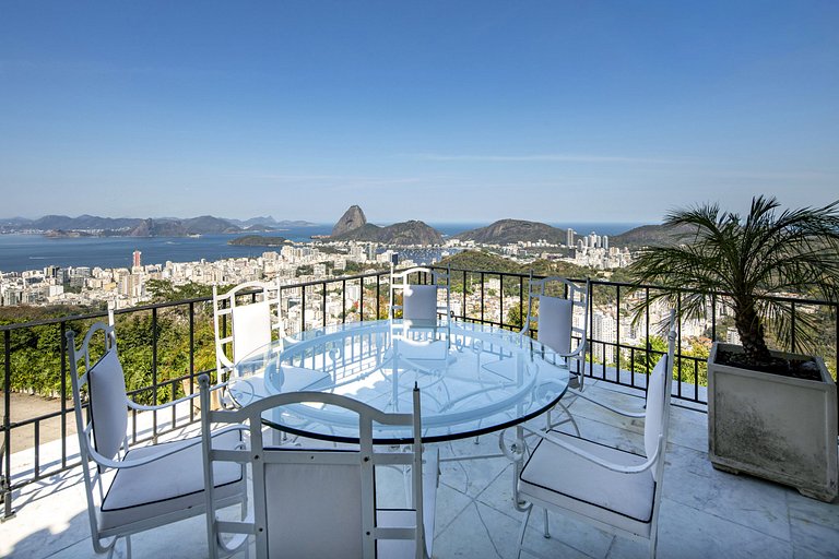 Luxuosa mansão histórica em Santa Teresa