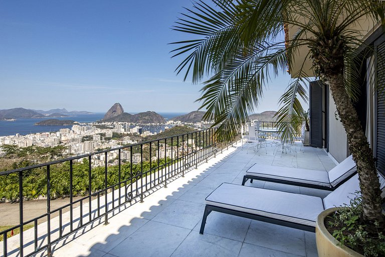 Luxuosa mansão histórica em Santa Teresa