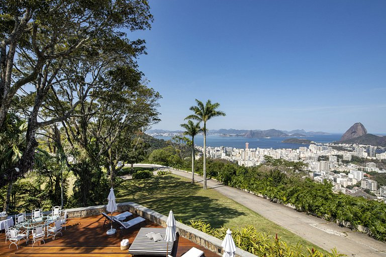 Luxuosa mansão histórica em Santa Teresa - San001