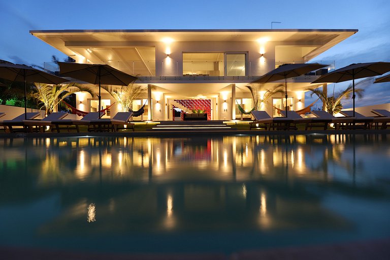Villa with pool and 5 suites in Pipa - Pip001
