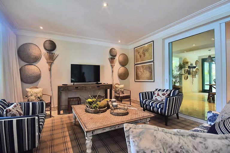 Oceanfront luxury villa in Angra dos Reis - Ang040