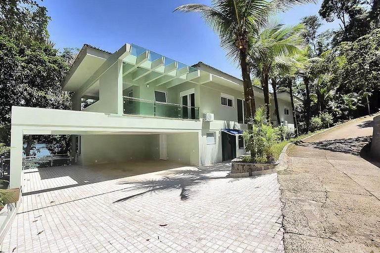 Villa fronte oceano ad Angra dos Reis
