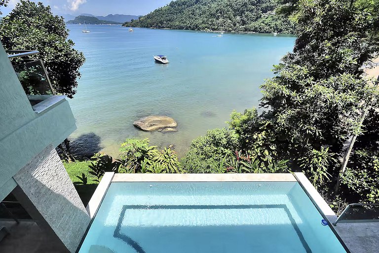 Oceanfront luxury villa in Angra dos Reis - Ang040