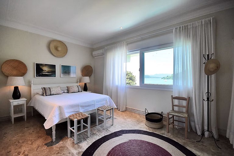 Oceanfront luxury villa in Angra dos Reis - Ang040