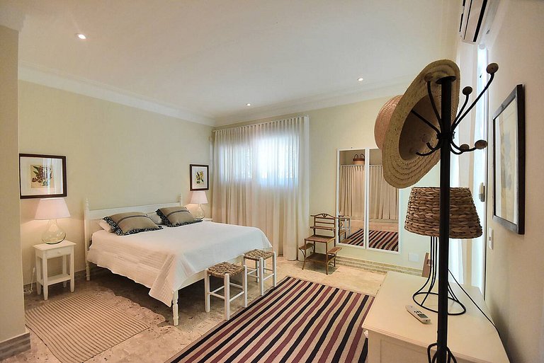 Oceanfront luxury villa in Angra dos Reis - Ang040