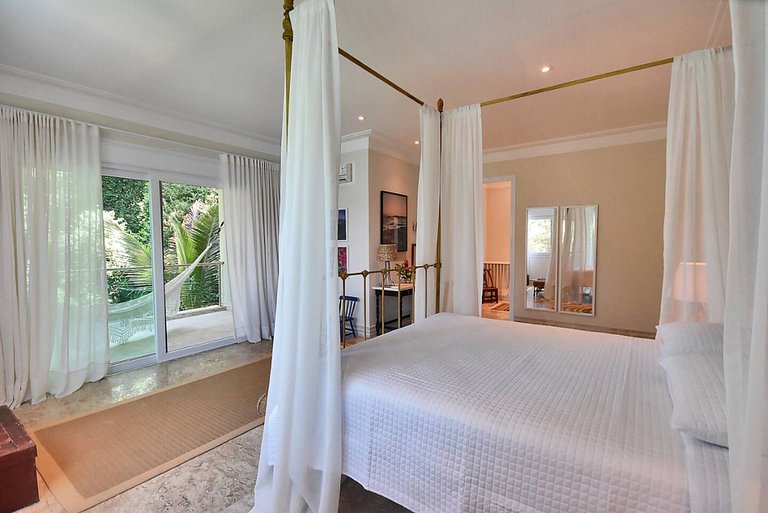 Oceanfront luxury villa in Angra dos Reis - Ang040