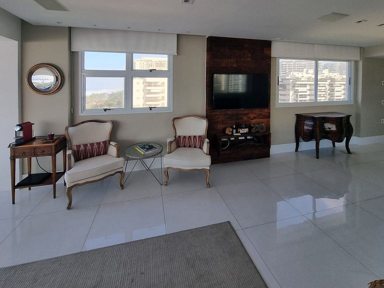 Penthouse on Barra da Tijuca Beachfront