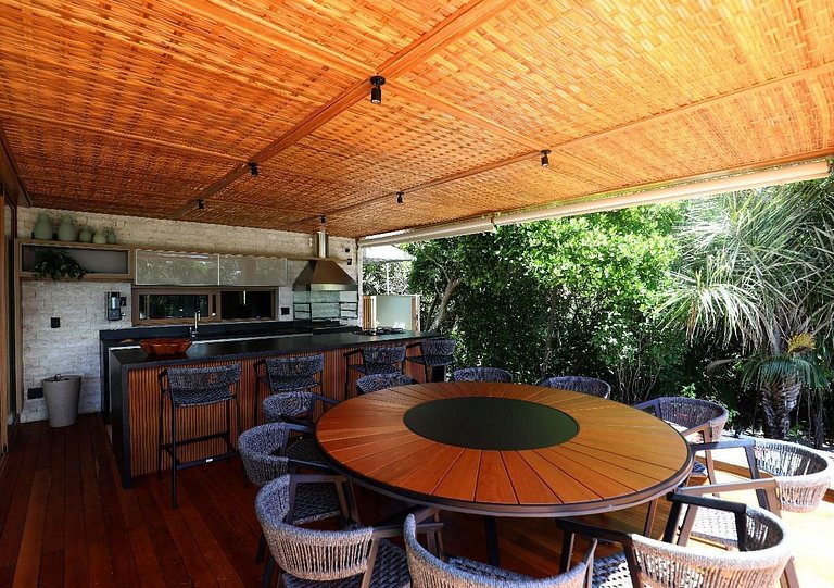 6 bedrooms 100m from the Sea in Praia do Forte - Prf010