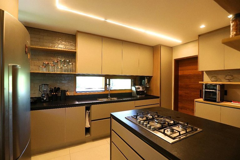 6 bedrooms 100m from the Sea in Praia do Forte