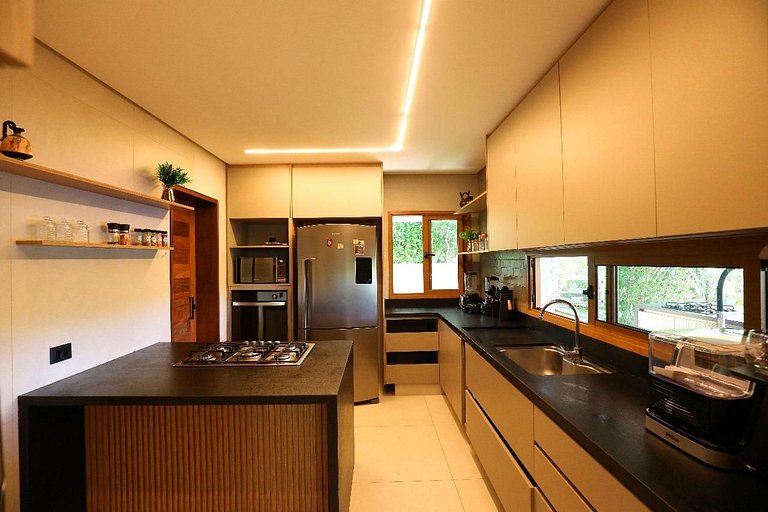 6 bedrooms 100m from the Sea in Praia do Forte - Prf010