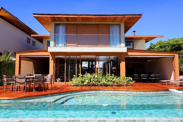 6 bedrooms 100m from the Sea in Praia do Forte - Prf010