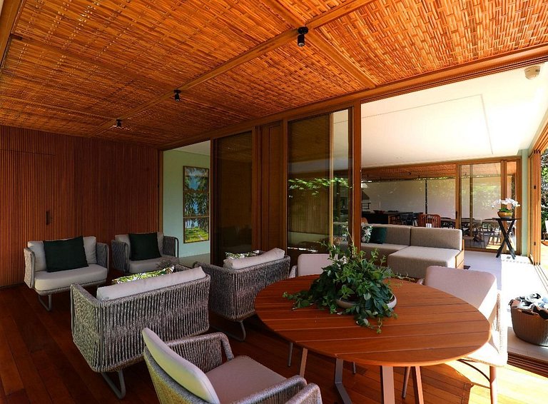 6 bedrooms 100m from the Sea in Praia do Forte