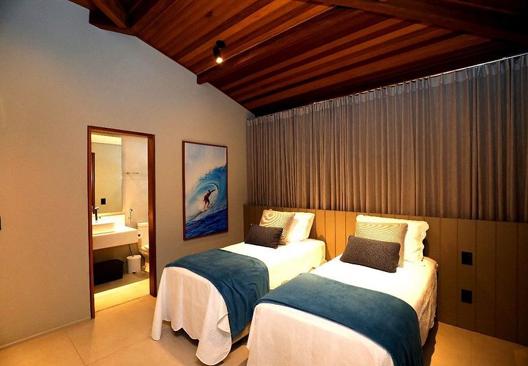 6 bedrooms 100m from the Sea in Praia do Forte
