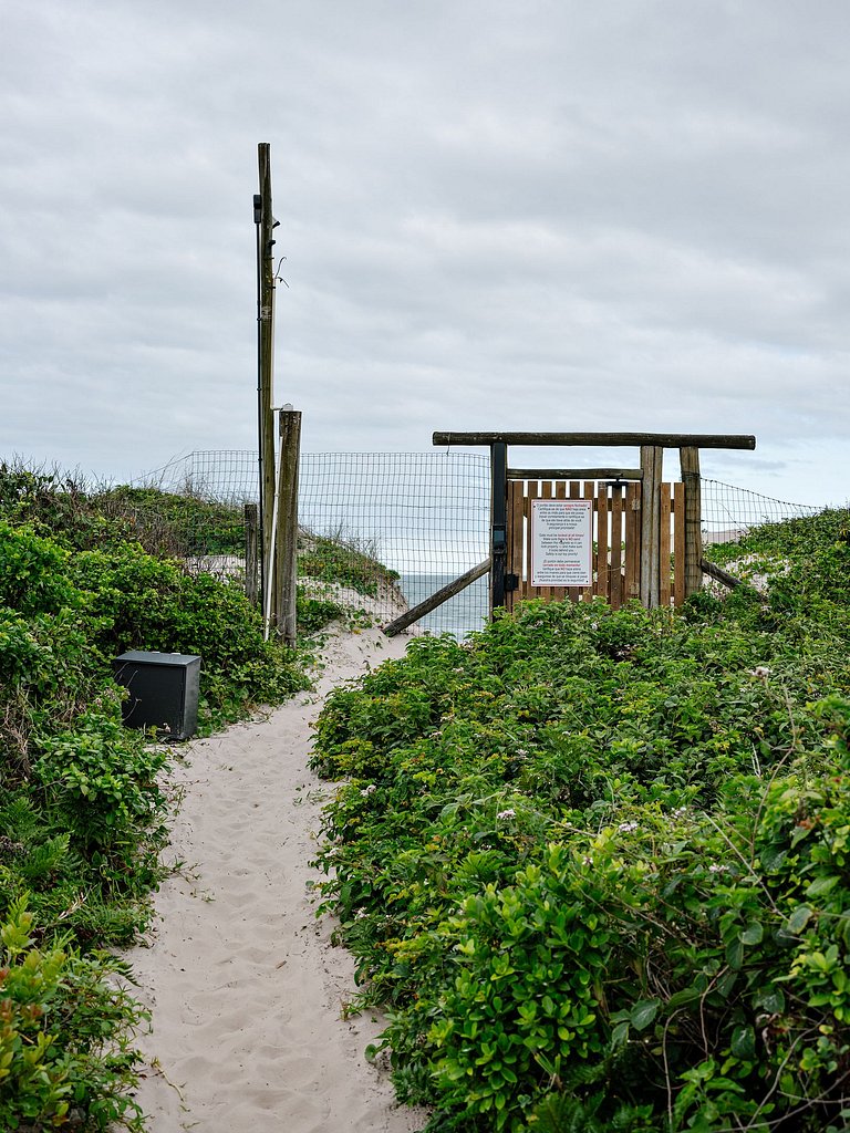 Beachfront Villa in Florianópolis – Flo001