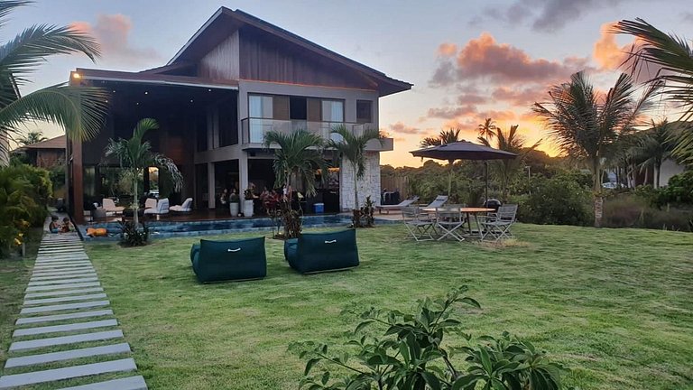 6 suites just 50 meters from the beach in Praia do Forte