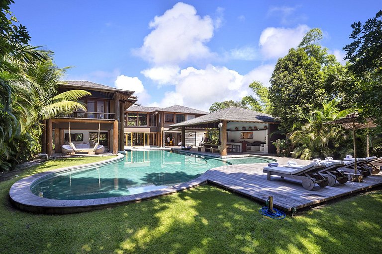 Seven-suite villa in Trancoso