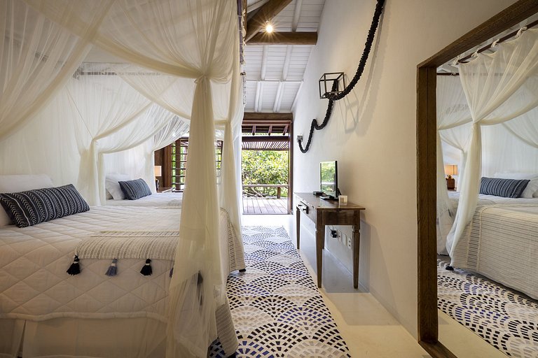 Seven-suite villa in Trancoso