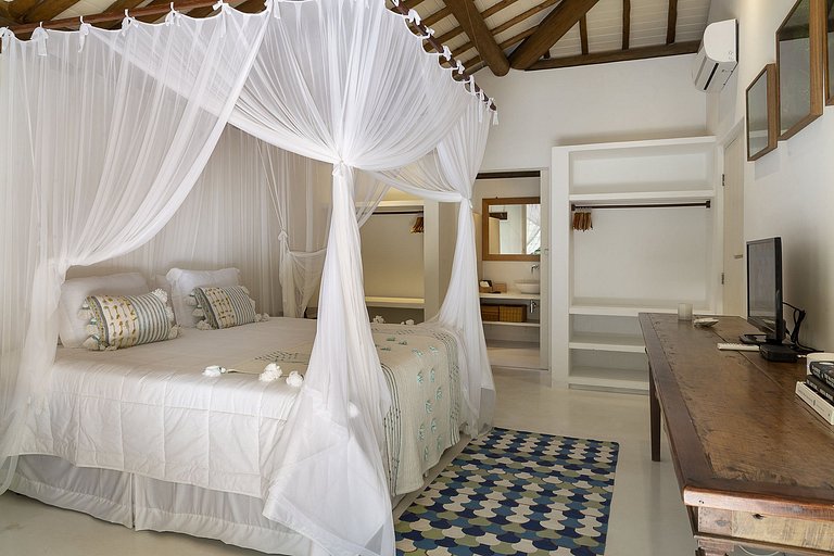 Seven-suite villa in Trancoso