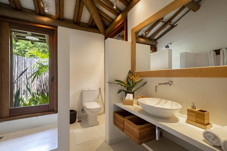 Seven-suite villa in Trancoso