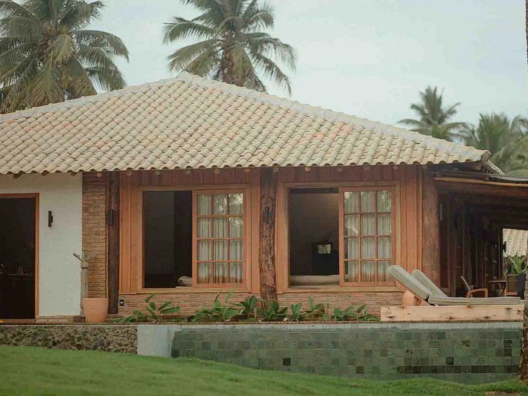 Beachfront house with 2 pools in Itacaré