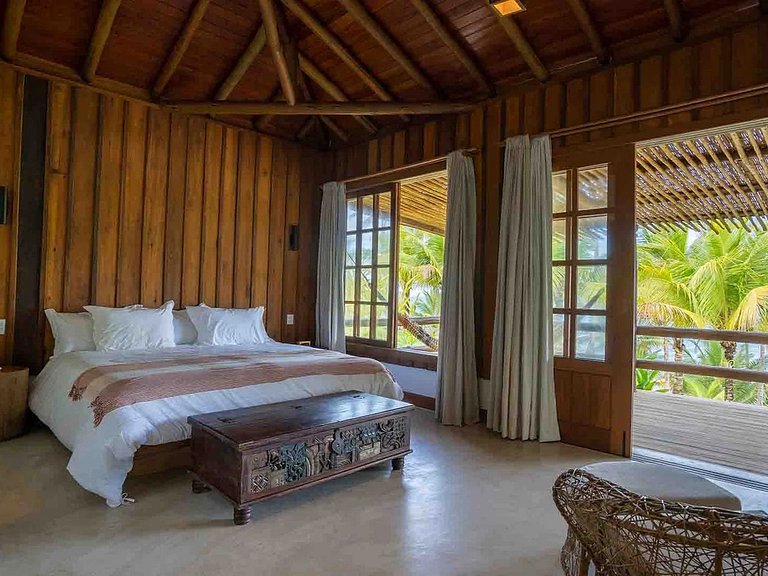 Beachfront house with 2 pools in Itacaré