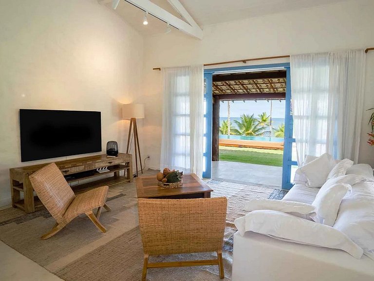 Beachfront house with 2 pools in Itacaré