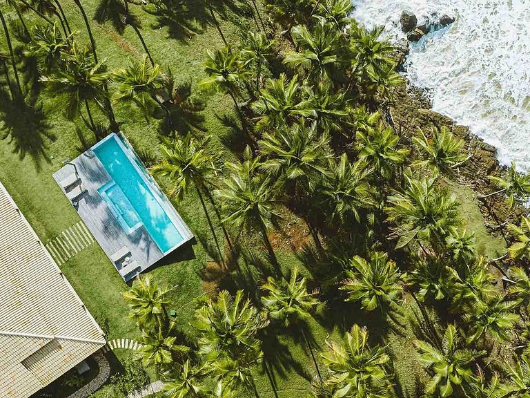 Beachfront house with 2 pools in Itacaré