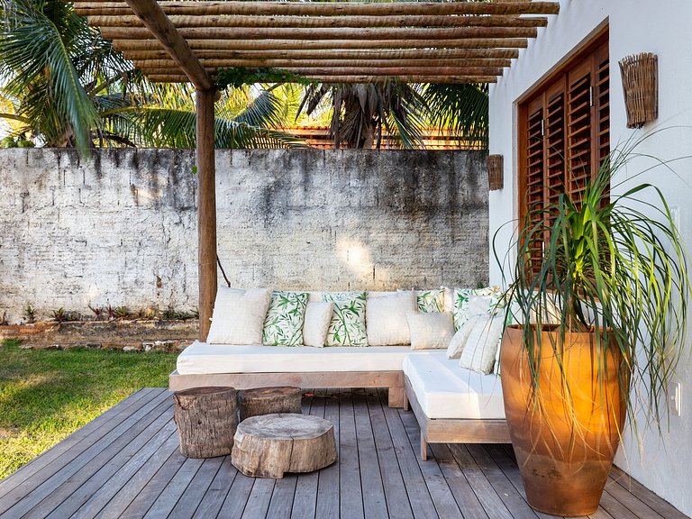 Casa frente mar com 7 quartos em Taiba - Cea009