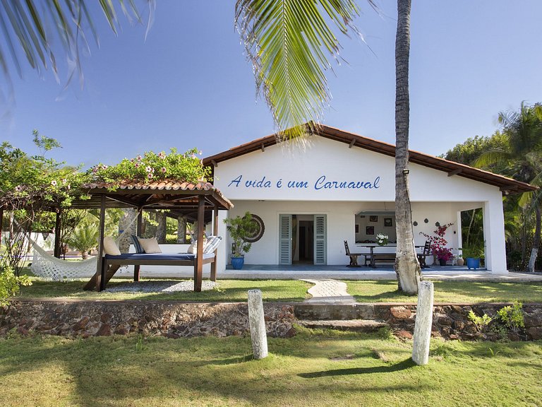 Casa frente mar com 7 quartos em Taiba - Cea009