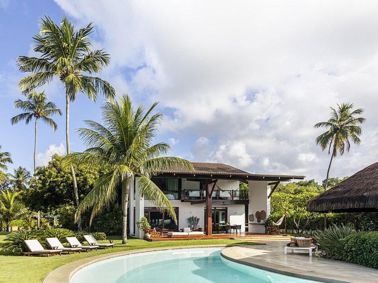Villa with 8 suites in Carneiros