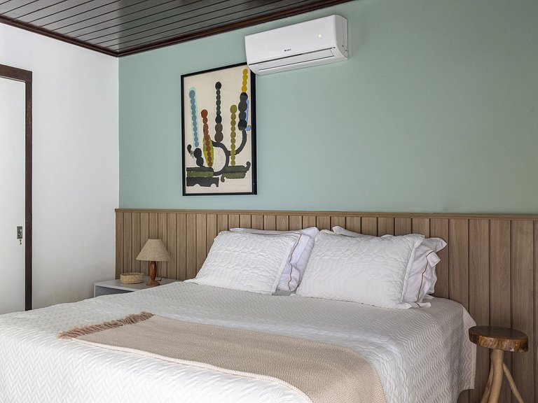 Villa with 8 suites in Carneiros