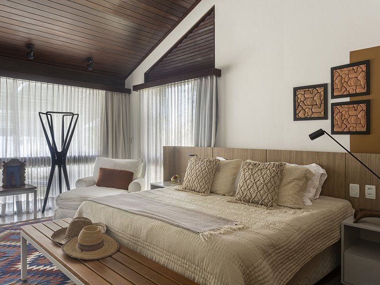 Villa with 8 suites in Carneiros