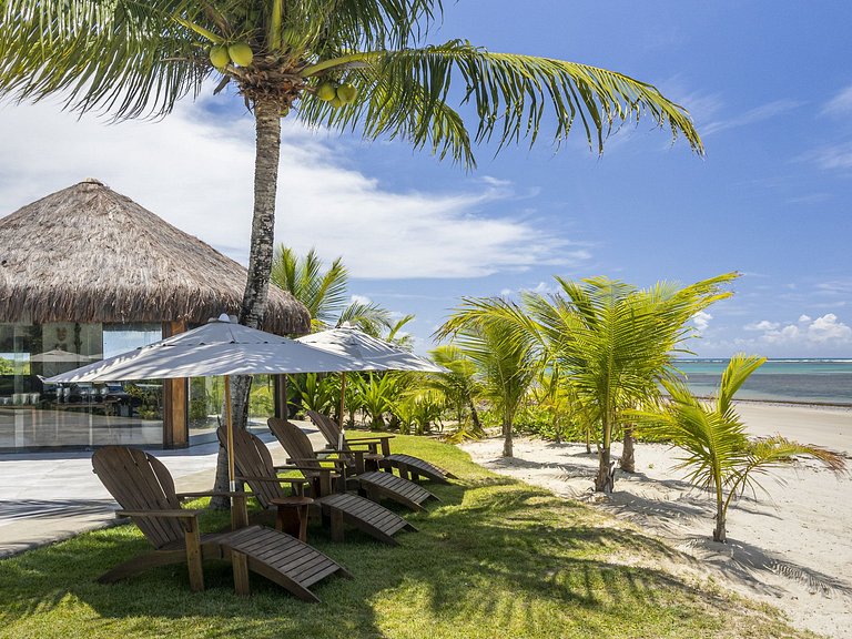 Villa with 8 suites in Carneiros
