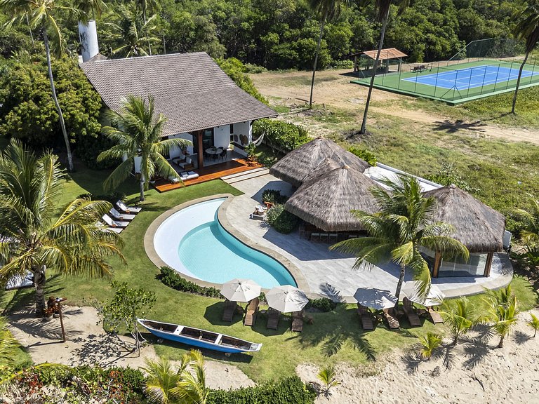 Villa with 8 suites in Carneiros
